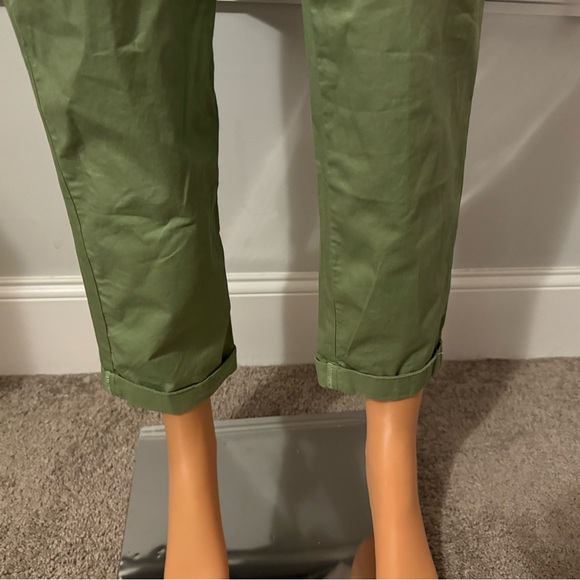 Great Kenzie size 10 green drawstring cuffed cropped pants - Picture 3 of 6